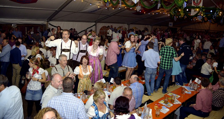 tolle Stimmung beim Oktoberfest - (Foto Toni Stumpf)