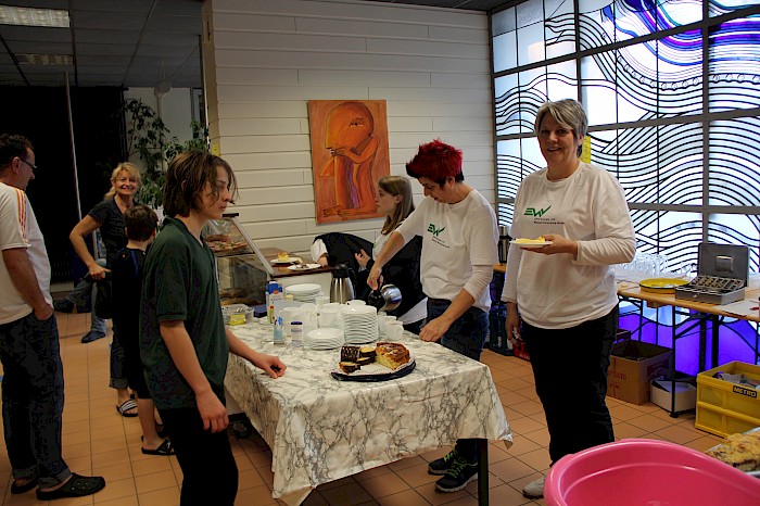 Cafeteria-Einsatz für viele Gäste Foto: Walter Junker